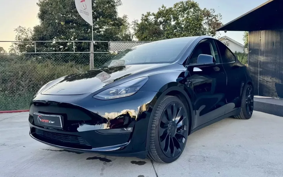 Tesla Model Y Performance Dual Motor AWD