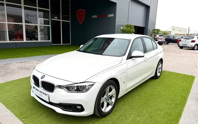 BMW 330 e iPerformance Advantage