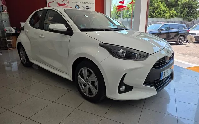 TOYOTA Yaris Yaris 120H 1.5 Active Plus