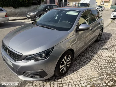 Peugeot 308 PureTech 130 EAT8 Active Pack