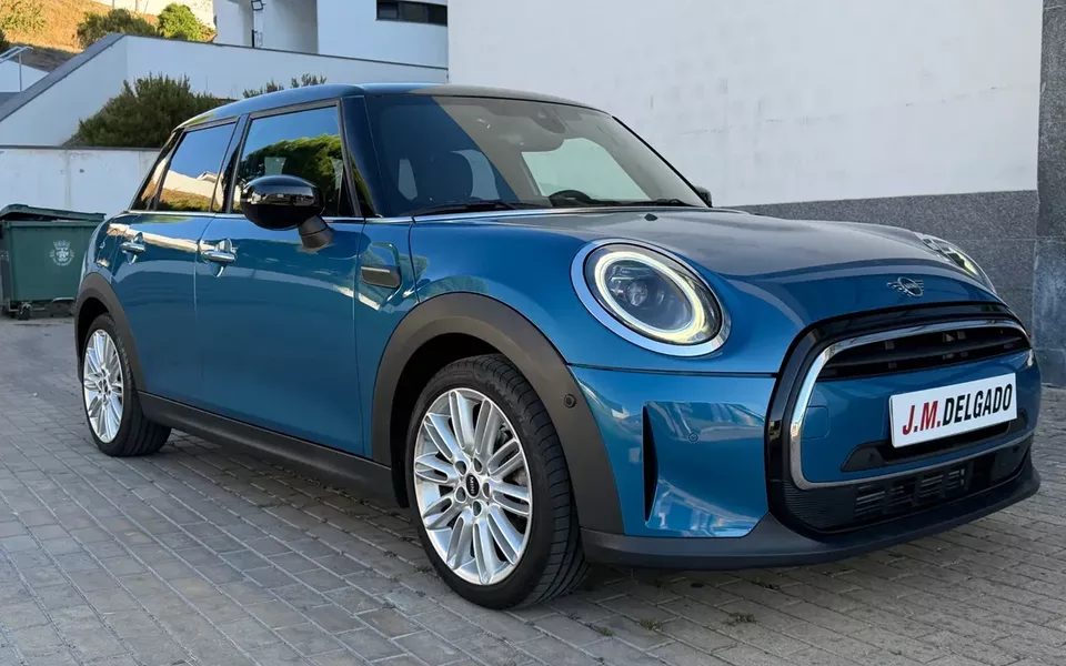 MINI 5 Portas Cooper Premium Extra Essential Auto