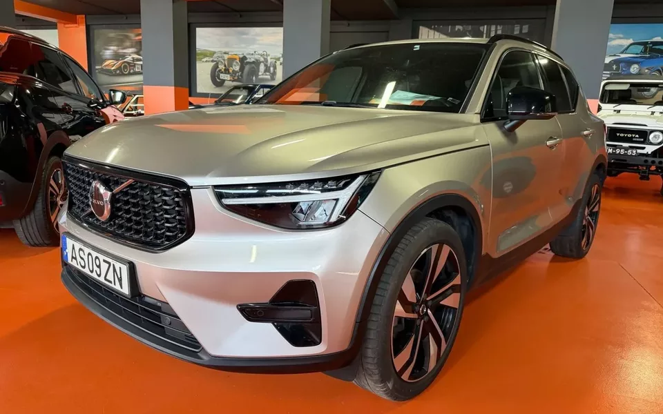 Volvo XC 40 1.5 T2 Plus Dark Auto