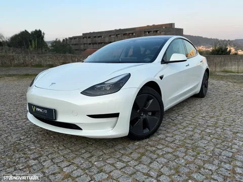 Tesla Model 3 RWD