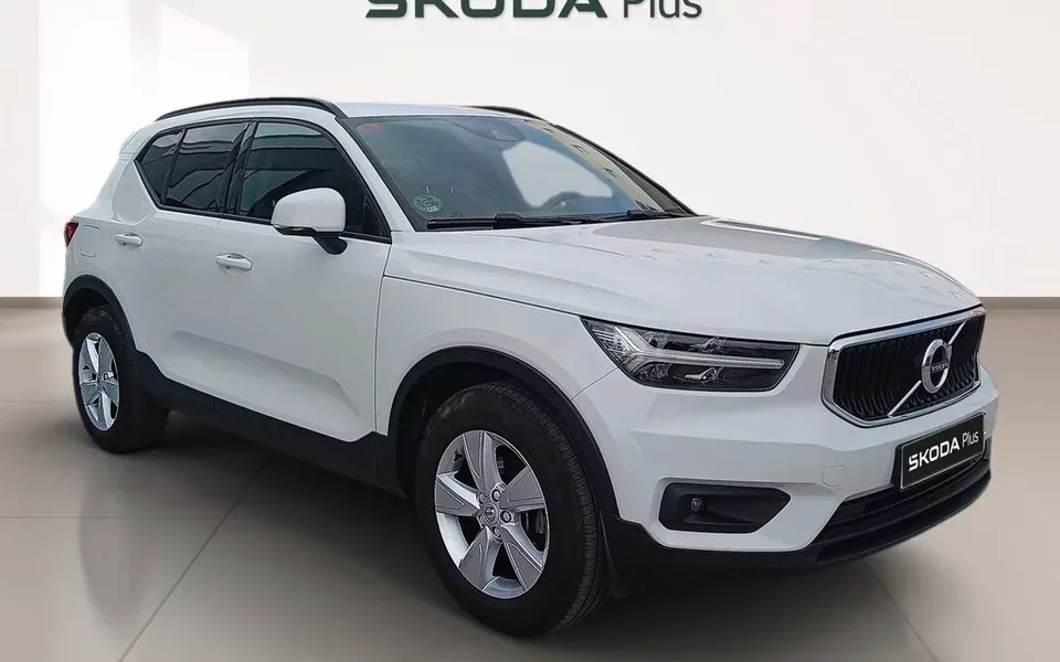 VOLVO XC40 XC40 D3 Momentum AWD