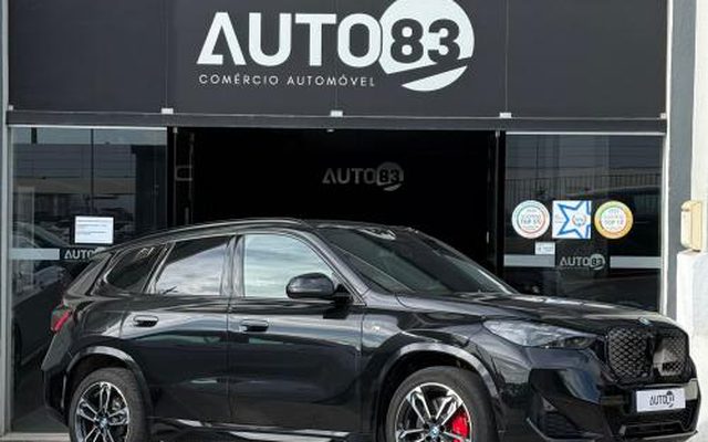 BMW iX1 eDrive20 Pack Desportivo M