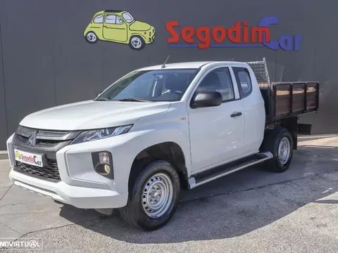 Mitsubishi L200 2.3 DI-D Club Invite Strakar Look 4WD