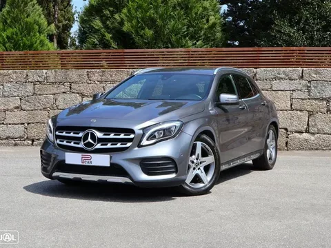 Mercedes-Benz GLA 220