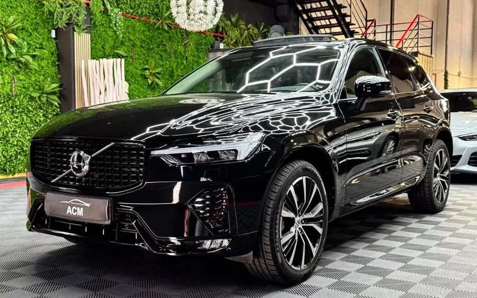 VOLVO XC60 2.0 B4 D Plus Dark Auto