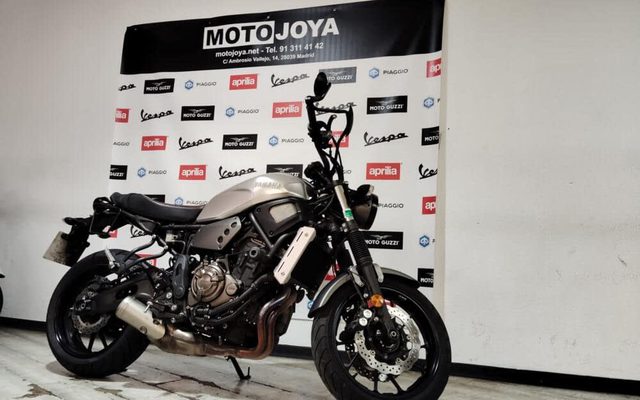 YAMAHA XSR 700