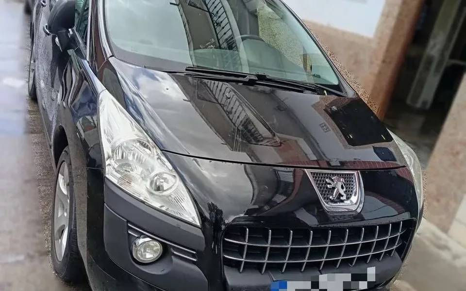 PEUGEOT 3008 3008 1.6HDI FAP Confort 112