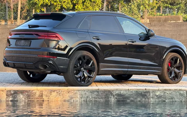 Audi RS Q8 4.0 TFSI quattro Tiptronic