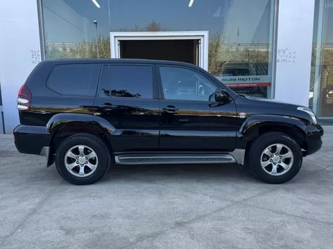 TOYOTA Land Cruiser Land Cruiser D-4D VX