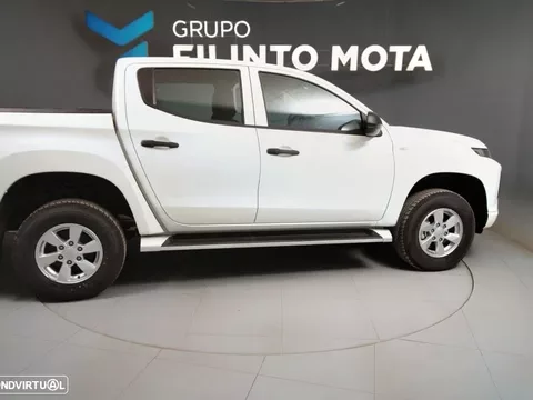 Mitsubishi L200 2.3 DI-D CD Invite 4WD