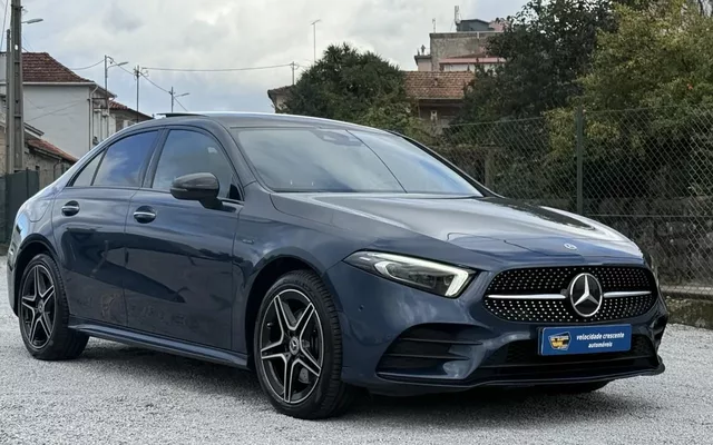 Mercedes-Benz A 250 Limousine e AMG Line