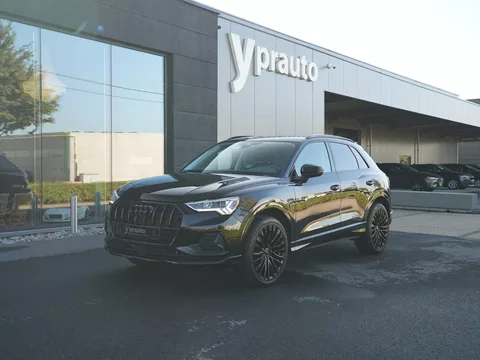 Audi Q3 35 TFSI S-Tronic Adaptieve cruise Leder DAB AppleAndroid Camera PDC Navigatie Verwarmde zetels LaneAssist Dodehoek Virtueel dashboard