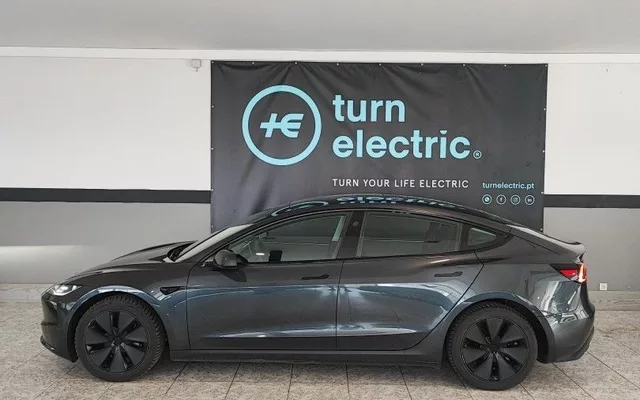 Tesla Model 3 Standard Range Plus RWD