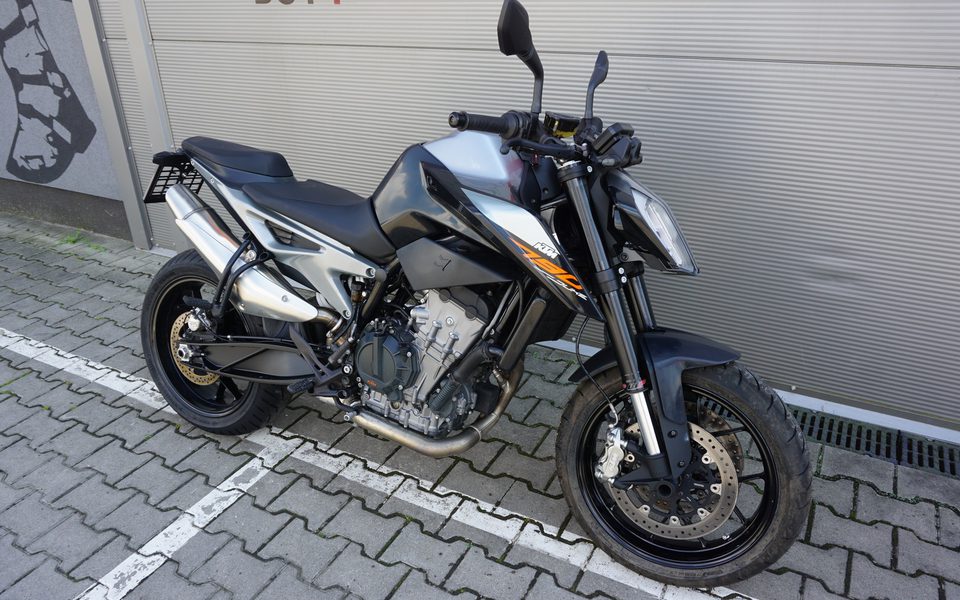 KTM Duke 790