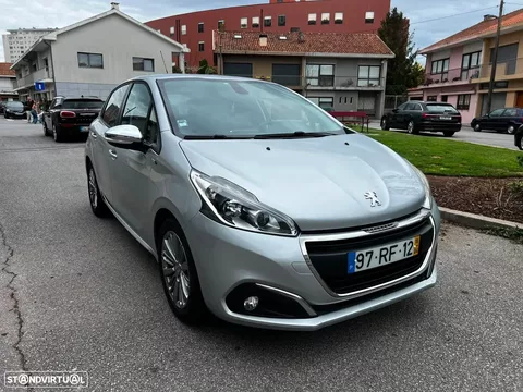 Peugeot 208 1.6 BlueHDi Style