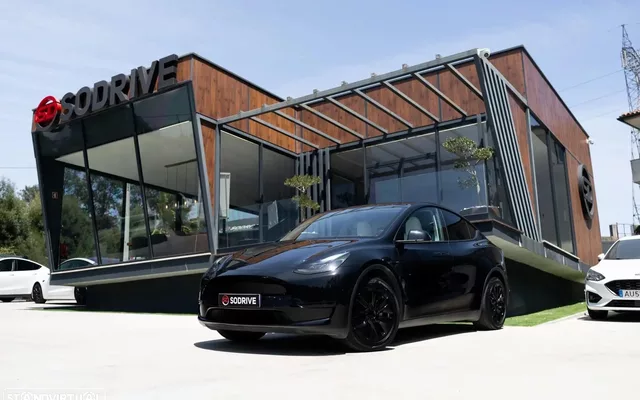 Tesla Model Y Standard