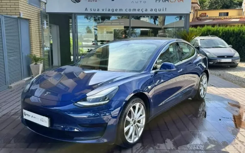 Tesla Model 3 Tração Traseira