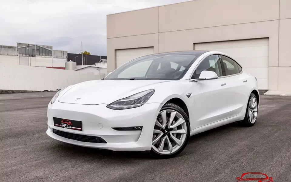 Tesla Model 3 Long-Range Dual Motor AWD