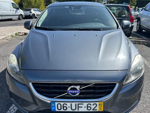 Volvo V40 D2