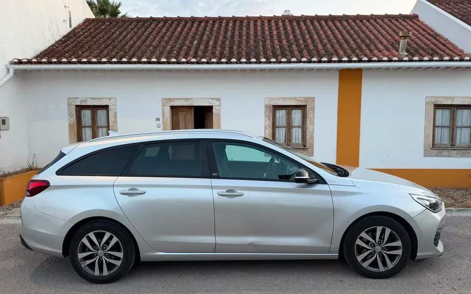 Hyundai i30 SW 1.6 CRDi Blue GO! DCT