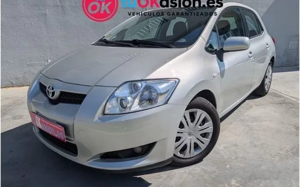 TOYOTA Auris 5p D-4D 126