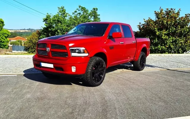 Dodge RAM 1500 SLT CREWCAB 4X4