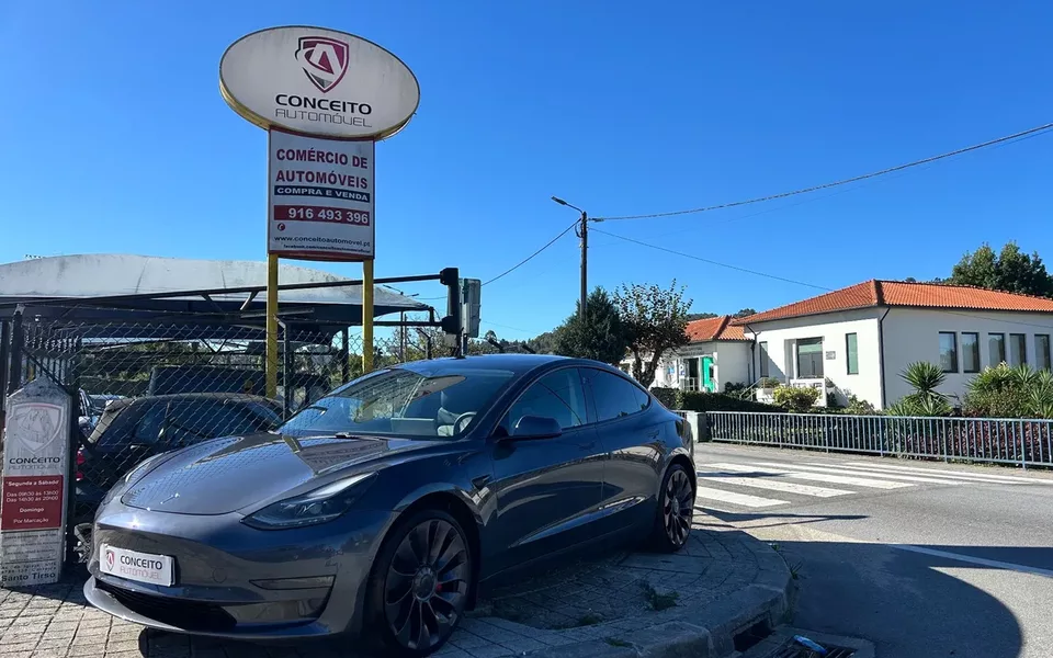 Tesla Model 3 Performance Tração Integral
