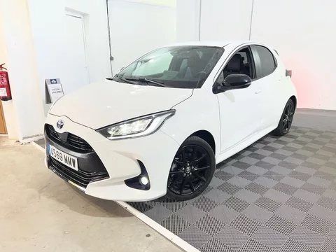 Vendido: TOYOTA Yaris Yaris 120H 1.5 Active Plus - 20900€ en Viator