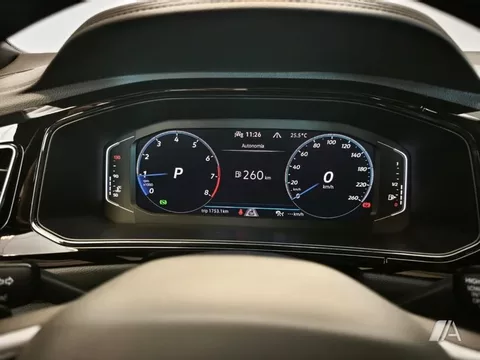 VOLKSWAGEN T-Roc T-Roc 1.5 TSI R-Line kW DSG7 110KW