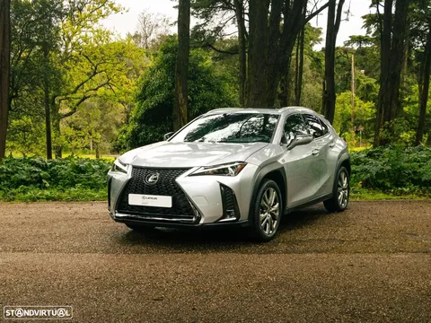 Lexus UX 250h