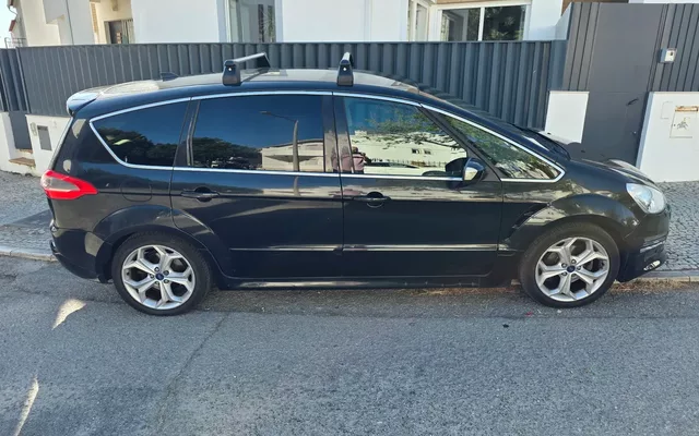 Ford S-Max 2.0 TDCi Titanium 7L 143g