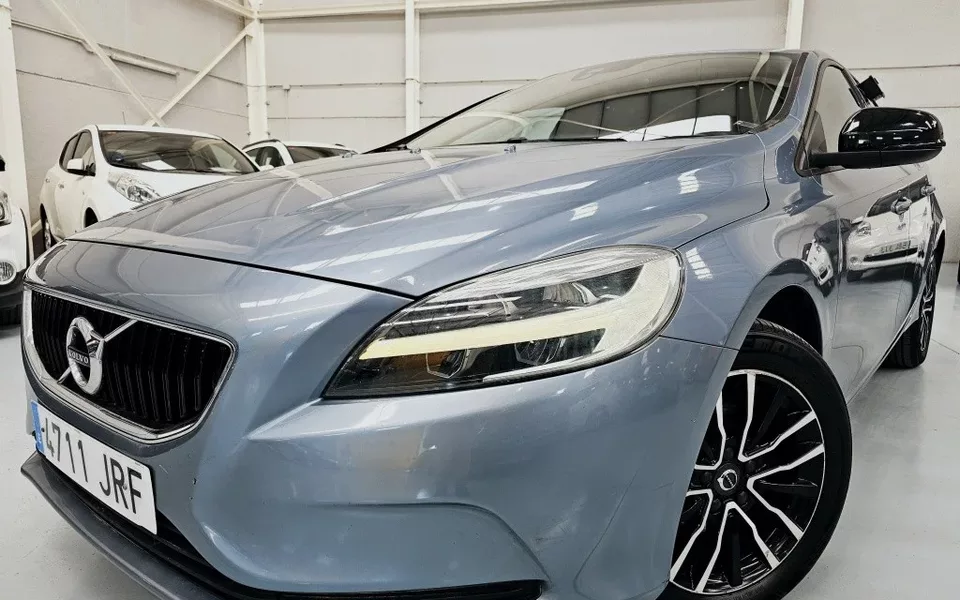 VOLVO V40 V40 D2 Momentum 120 - 9990€ en Massanassa