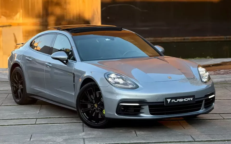 Porsche Panamera 4 E-Hybrid