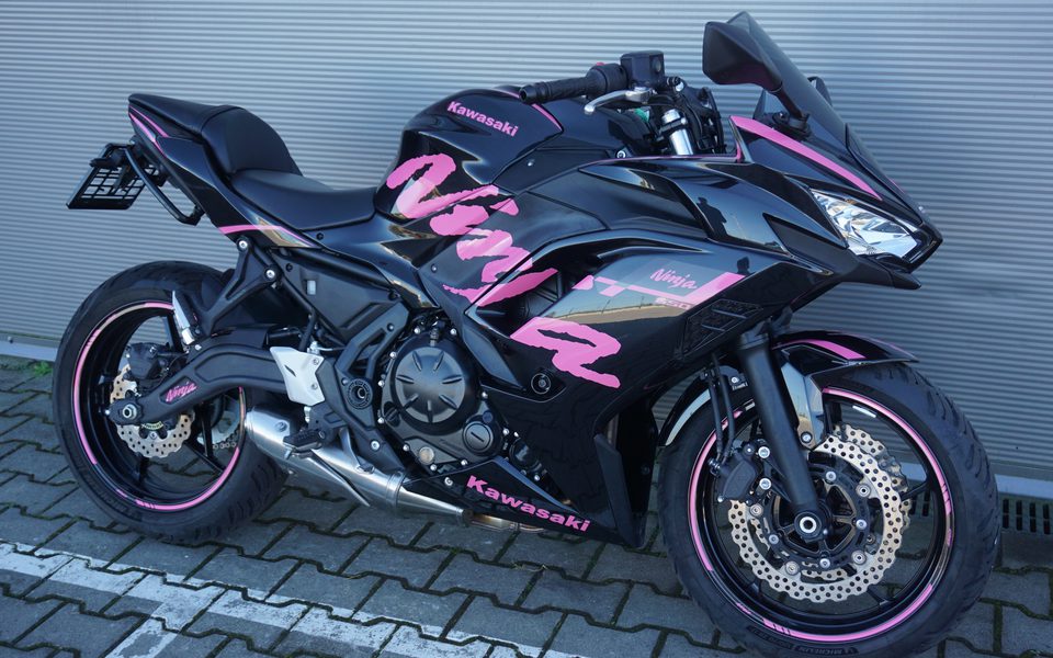 Kawasaki Ninja 650 PINK
