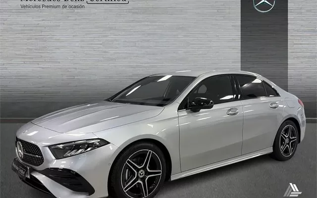 MERCEDES-BENZ Clase A CLASE A 180 Sedán
