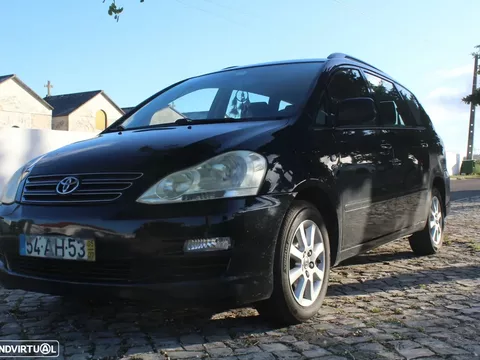 Toyota Avensis Verso 2.0 D-4D Sol