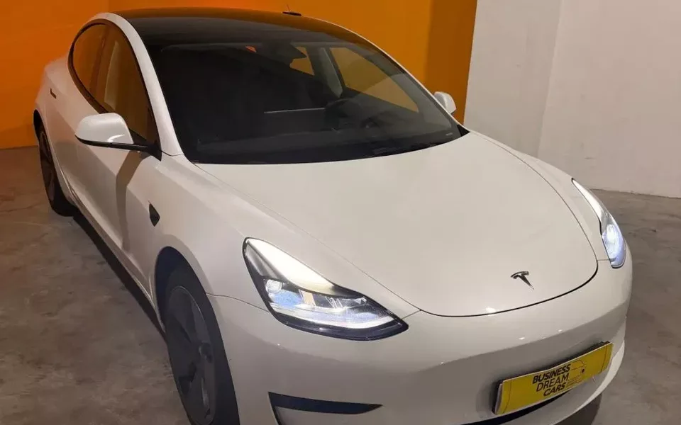 Tesla Model 3 Standard Range Plus RWD