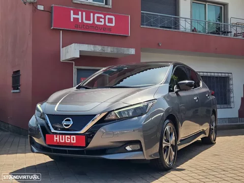 Nissan Leaf N-Connecta Two Tone