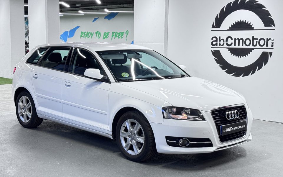 Audi A3 1.6 TDI 105CV SPORTBACK ¡SOLO 74.000 KM!