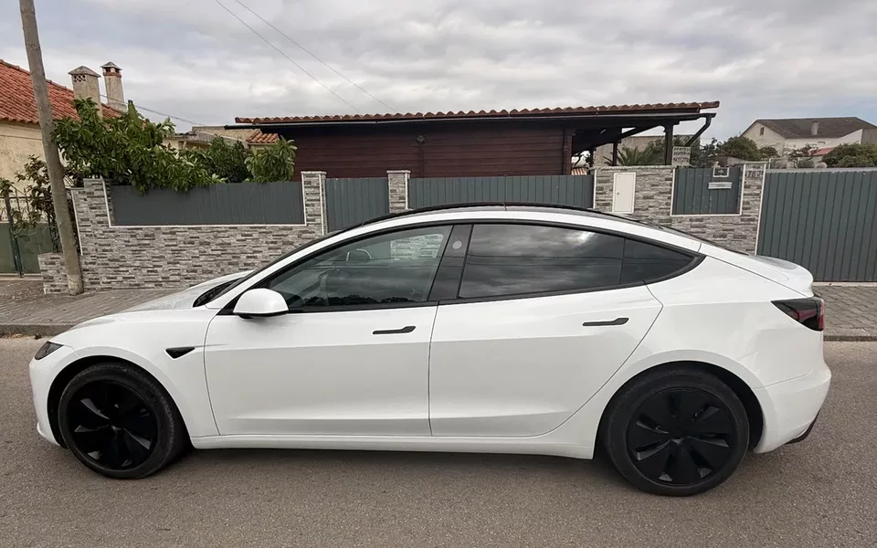 Tesla Model 3 Tração Traseira Premium