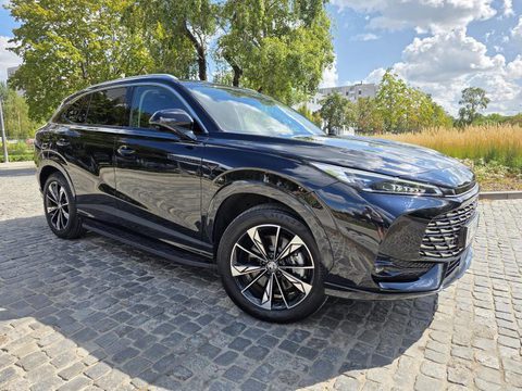 MG HS 2025