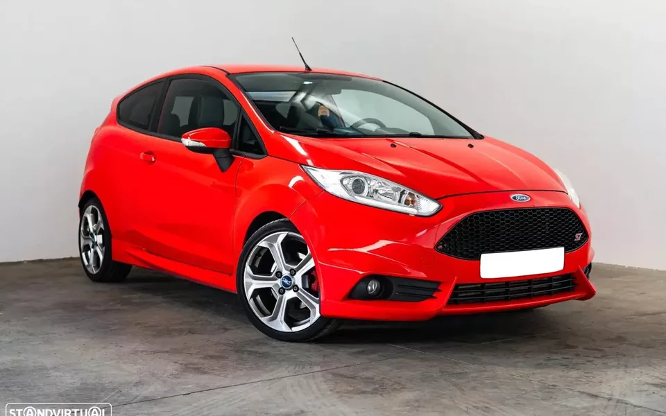 Ford Fiesta 1.6 EcoBoost c/ Pack Pele Desportiva ST
