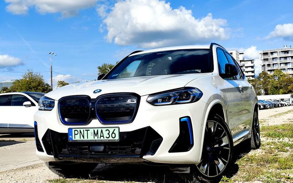 BMW IX3 2022