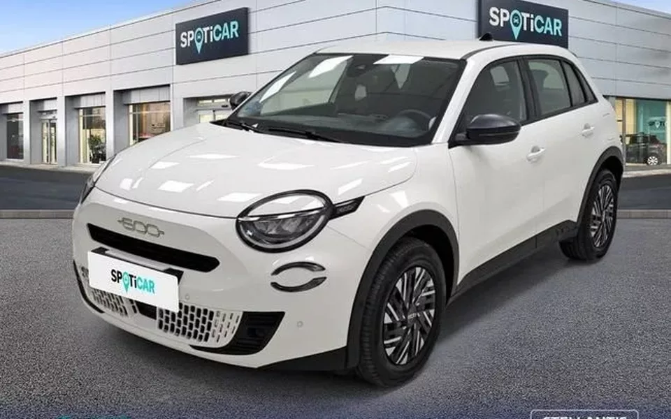 FIAT 600 MHEV 1.2 74kW (100CV) DDCT - - 17400€ en Vigo