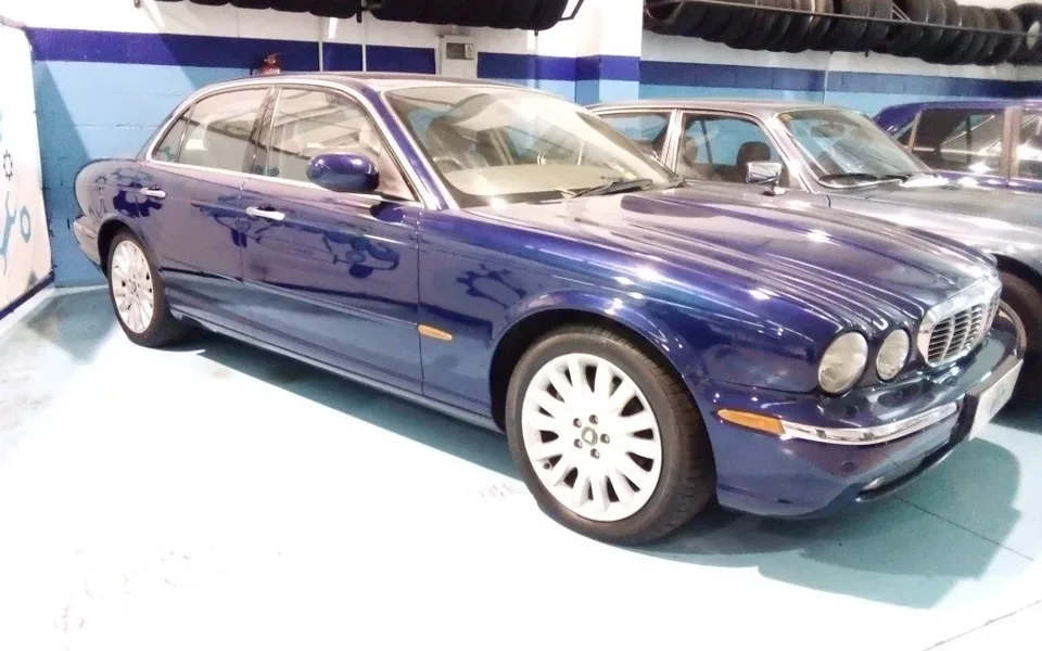 JAGUAR XJ XJ-8 3.5 V8 Classic Aut.