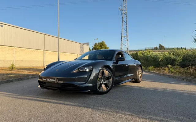 Porsche Taycan Standard
