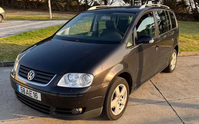 VW Touran 2.0 TDI Highline 7L